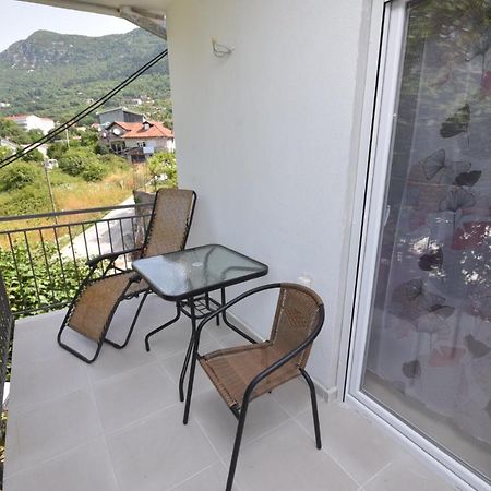 Subotic S Apartmani Risan Esterno foto