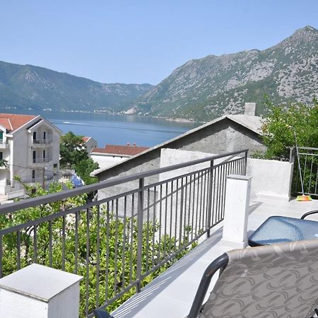 Subotic S Apartmani Risan Esterno foto