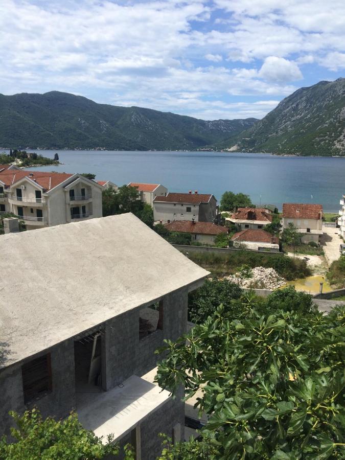 Subotic S Apartmani Risan Esterno foto