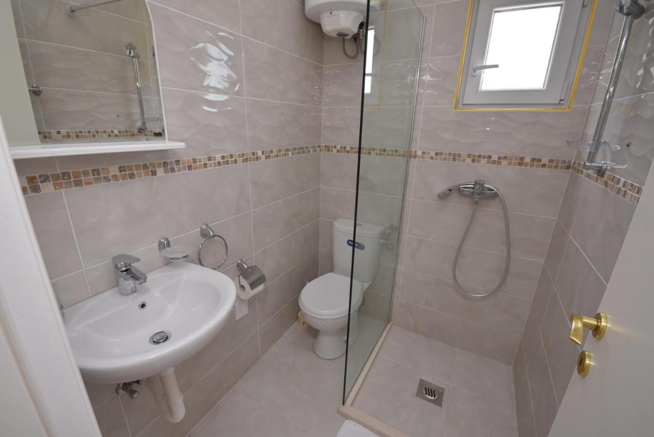 Subotic S Apartmani Risan Esterno foto