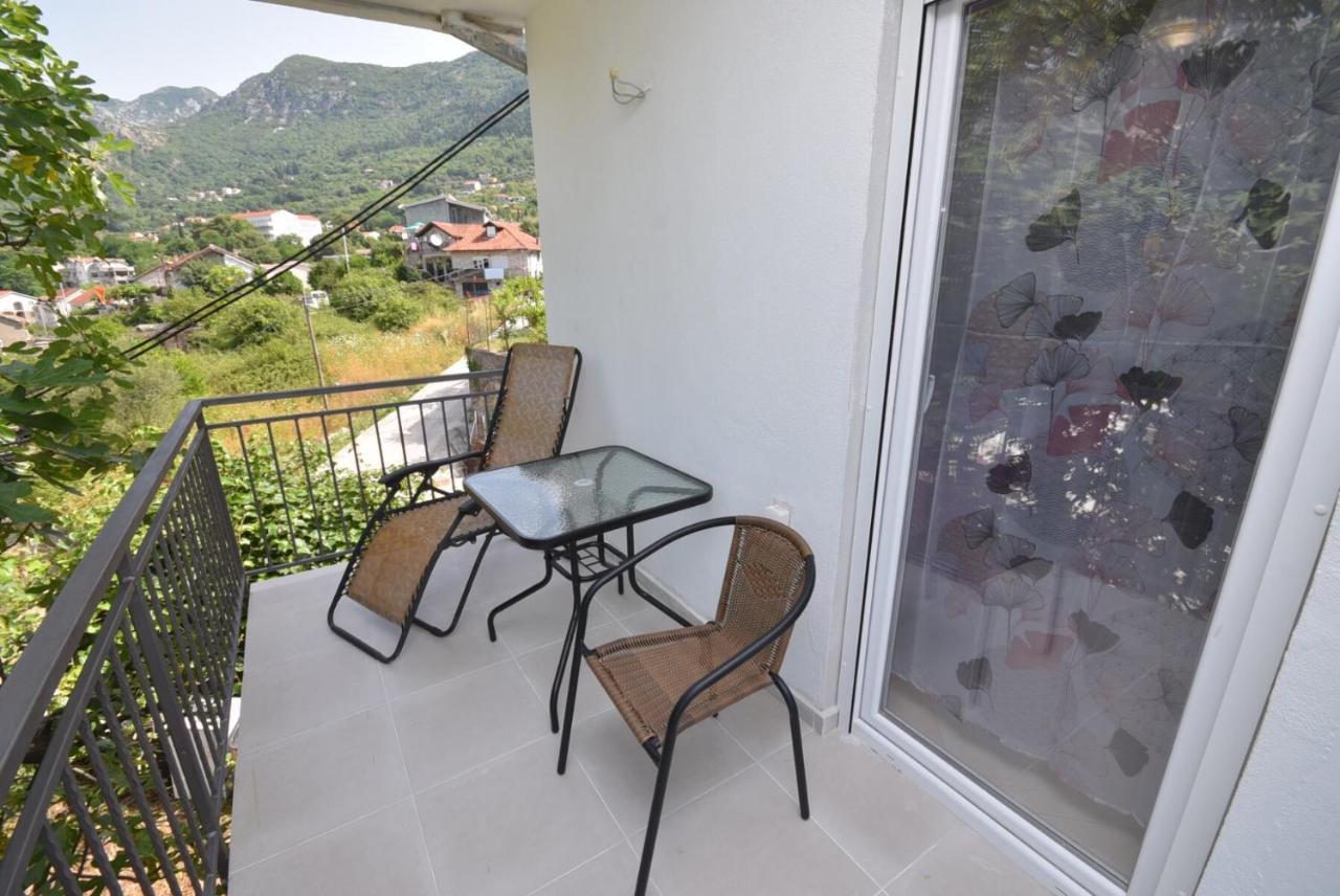 Subotic S Apartmani Risan Esterno foto