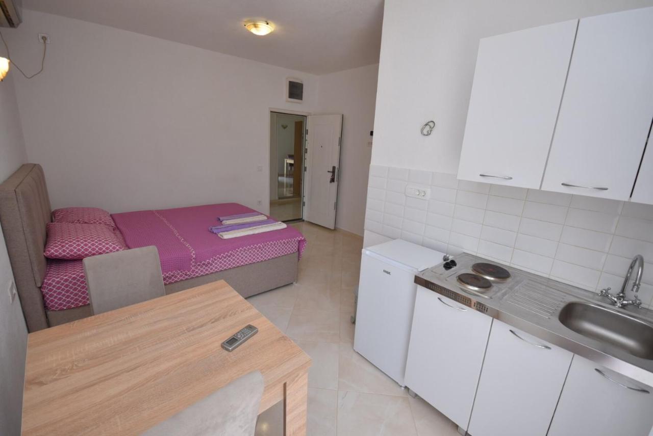 Subotic S Apartmani Risan Esterno foto