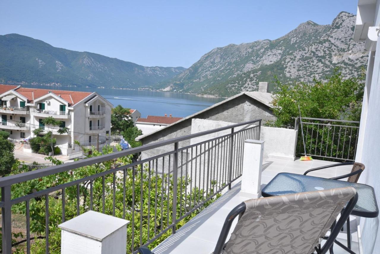 Subotic S Apartmani Risan Esterno foto