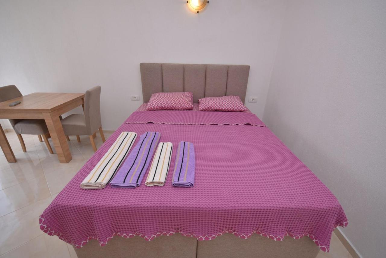 Subotic S Apartmani Risan Esterno foto