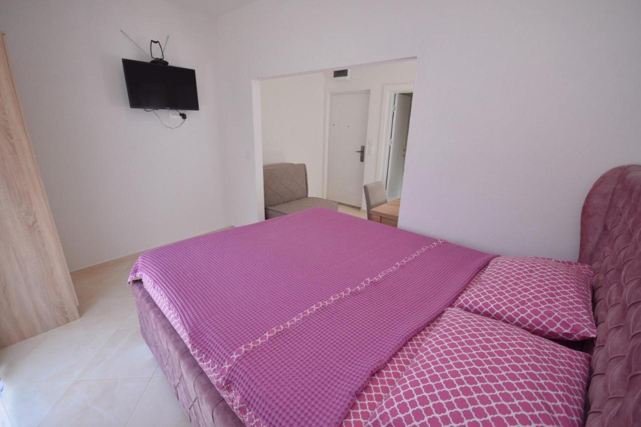Subotic S Apartmani Risan Esterno foto