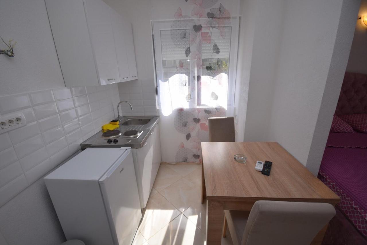 Subotic S Apartmani Risan Esterno foto